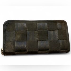 🦋 Harveys Seatbelt Wallet Zip Around Classic in Black